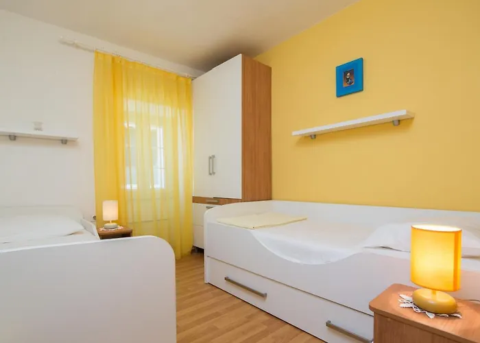 Nona - Charme Holidays Apartamento Sutivan